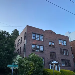 Historic Cap Hill Apartment With Space Needle Views Seattle